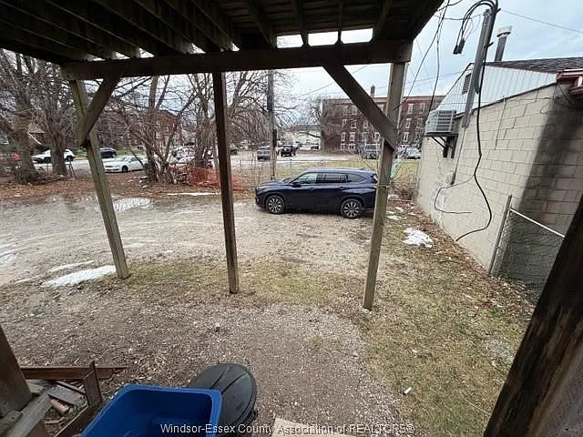 25 Giles Blvd E #MAIN LEVEL — Photo 17