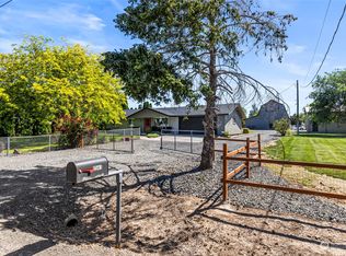 2541 Saint Hilaire Rd, Moxee, WA 98936