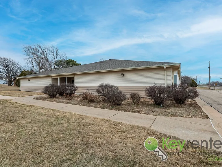 1411 S Douglas Ave #110 — Photo 19