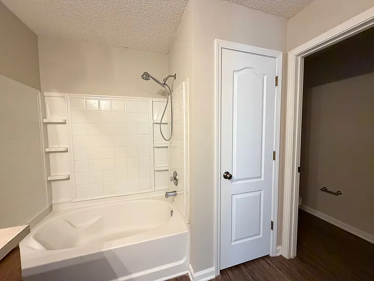 6902 Southern Oaks Dr W — Photo 12
