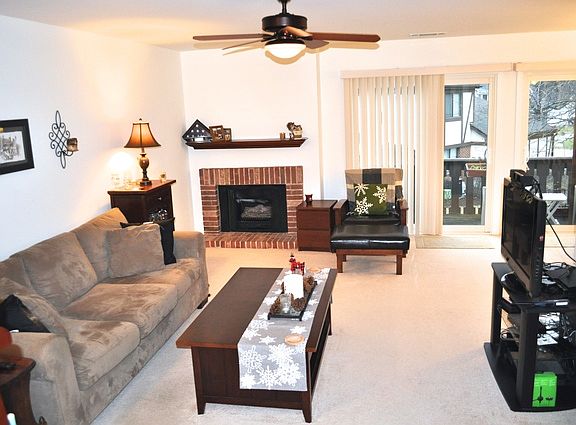2nd image of 370 Southbury Ct APT B2