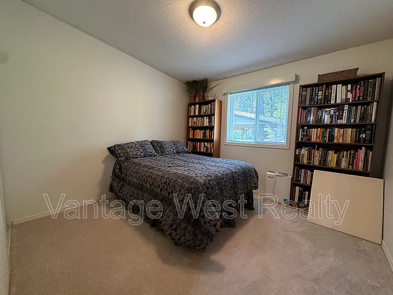 9481 Winchester Rd — Photo 12