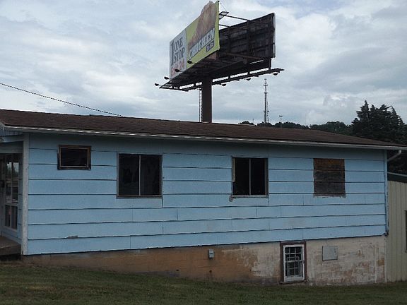 2nd image of 216 E Fairview Ave