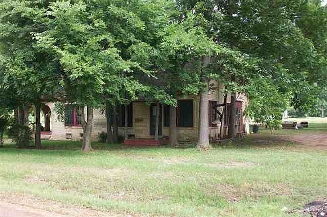 2nd image of 310 Nacogdoches St