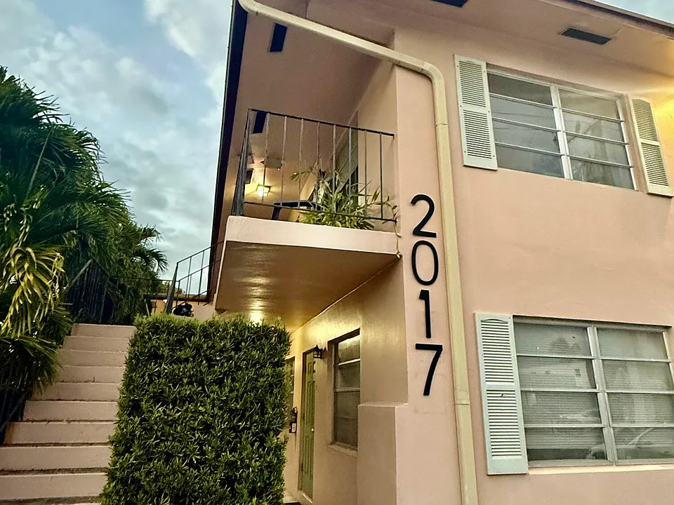 2017 NE 18th St #1