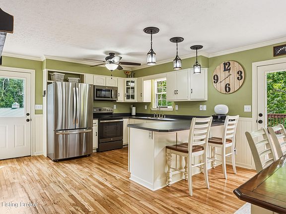 4th image of 312 Cedar Point Rd