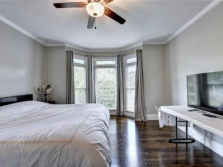 645 Falls Bay Ct — Photo 15