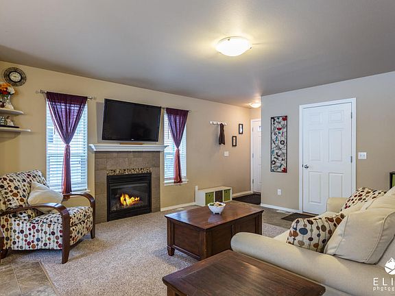 3rd image of 20557 Mountain Vista Dr