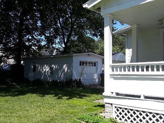 2nd image of 731 Arcadia Ave