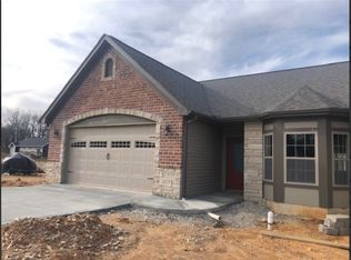 319 Deerfield Dr, Poplar Bluff, MO 63901