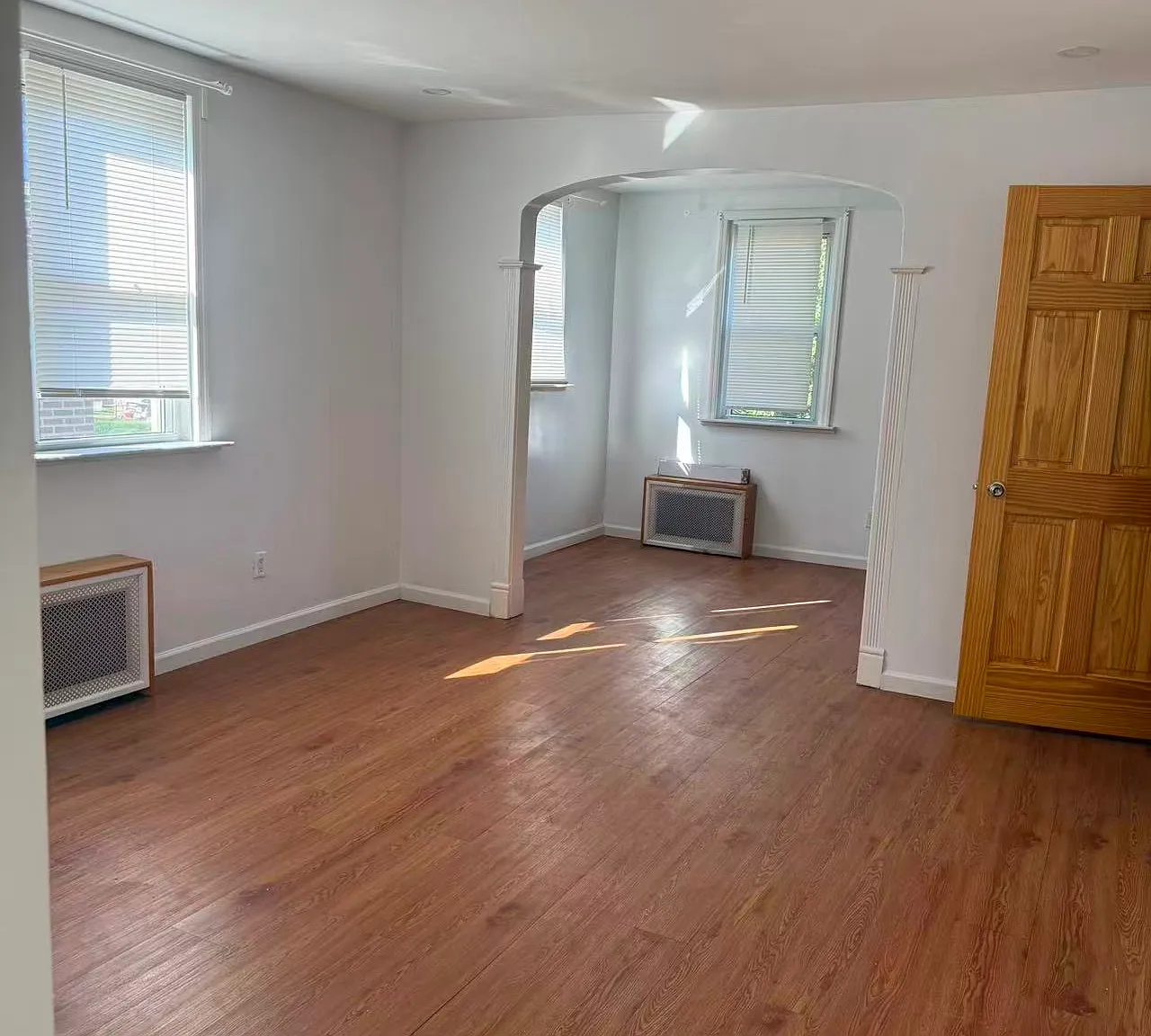 2 bed, 900 sqft, $1,300 — Photo 1