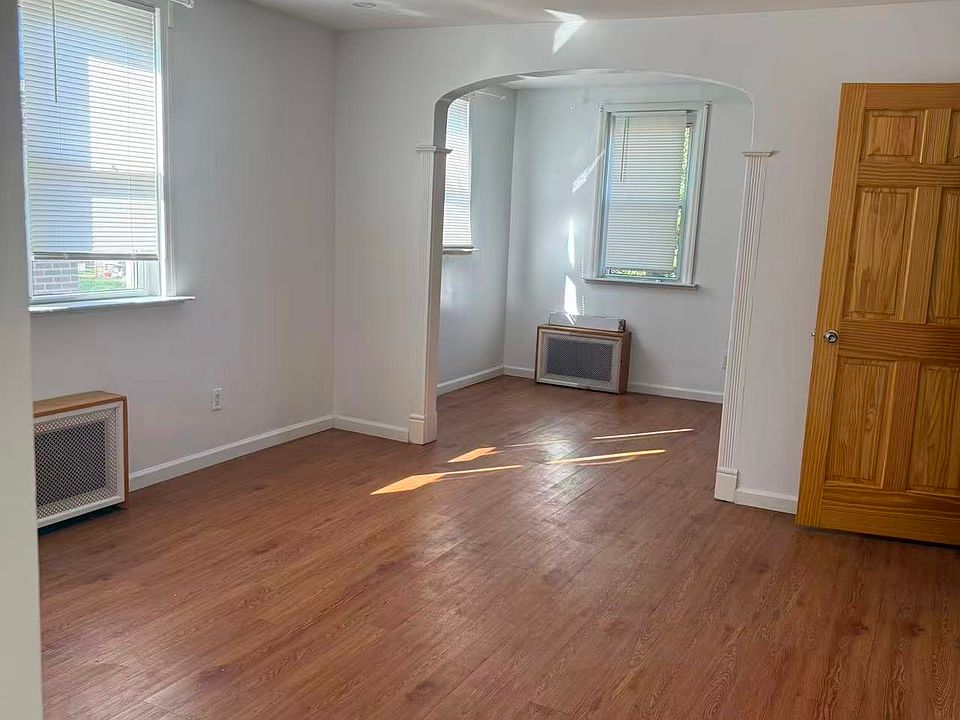 1st image of 1034 Fanshawe St Floor 2