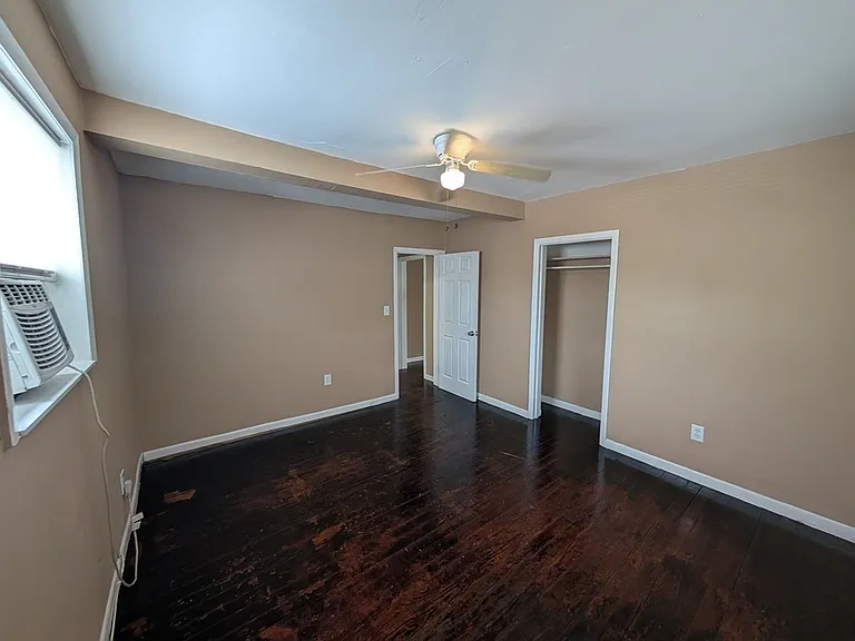 407 Engman St #C — Photo 12
