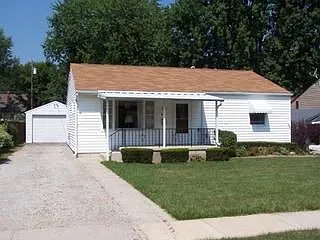 363 Reed Ave photo 1