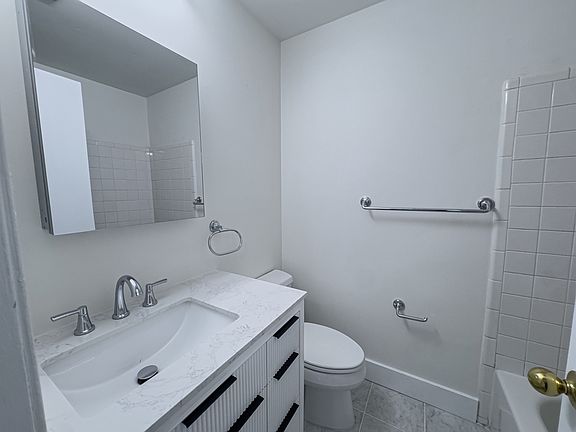 4th image of 1703 Green St APT 5