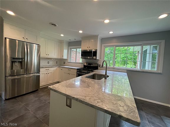 5th image of 20715 Parkcliff Dr