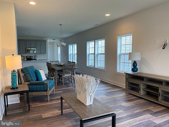 2nd image of 136 Waterside Dr #718
