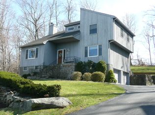 34 Old Village Ln, Katonah, NY 10536