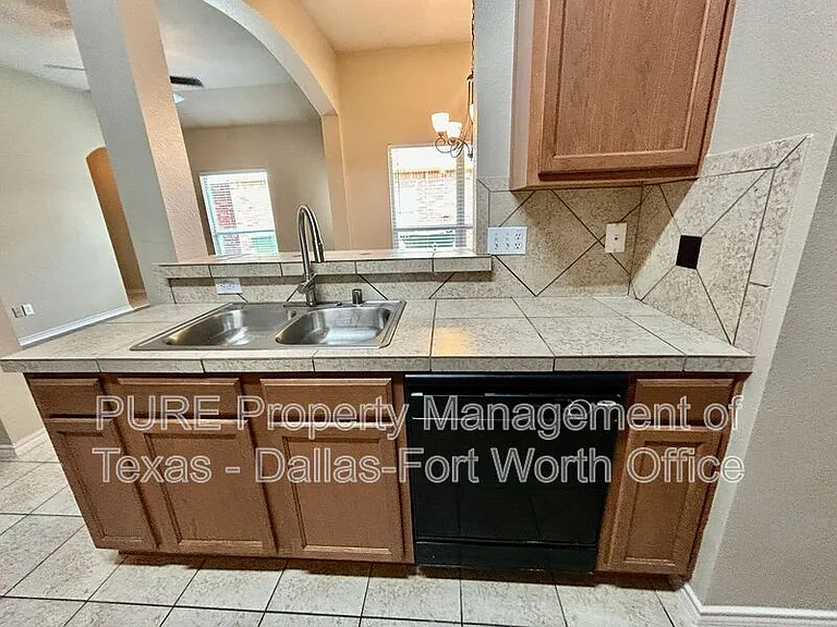 1421 Piedmont Dr — Photo 17