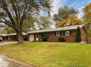 724 Ohio Ave, Sellersburg, IN 47172