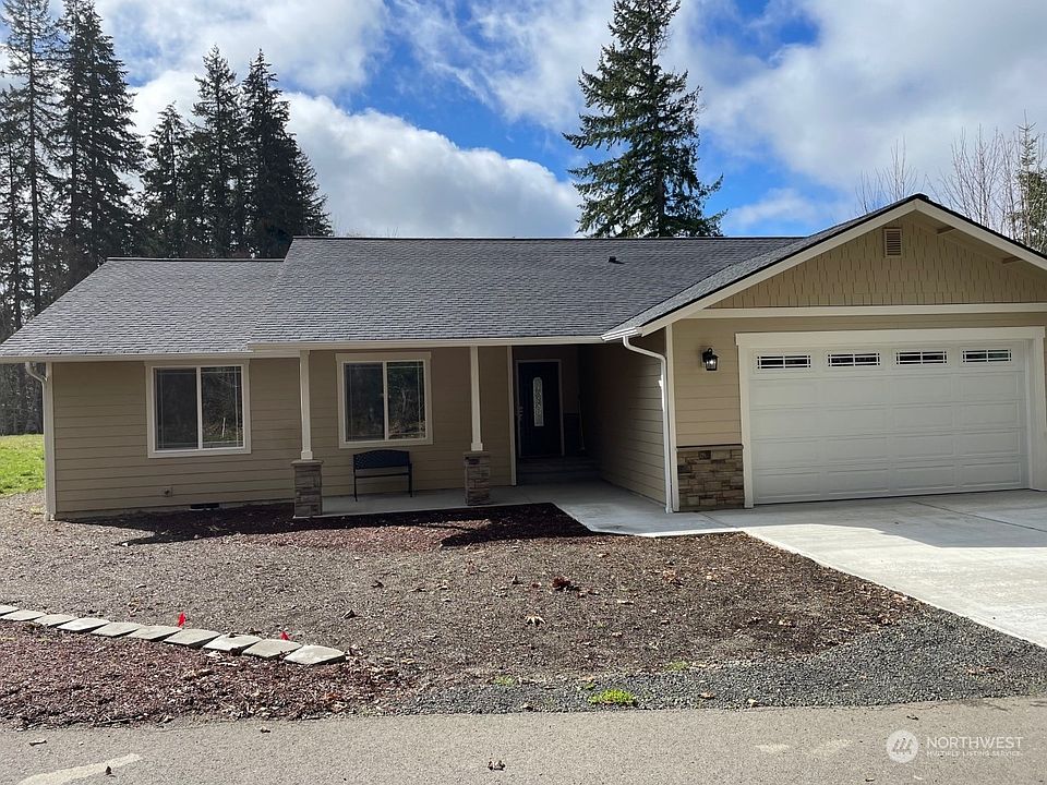 1st image of 100 NE Eagle Crest Pl