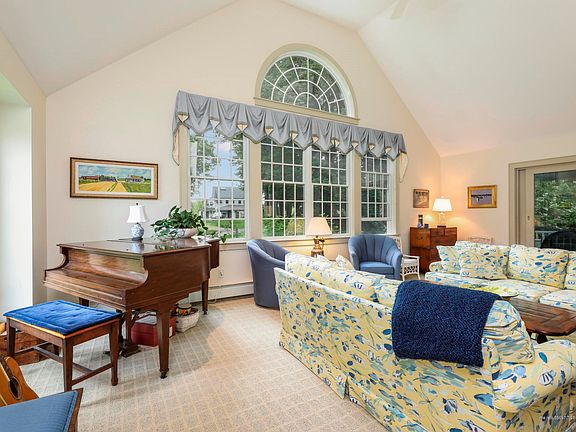 001-photo-living-room-7250869