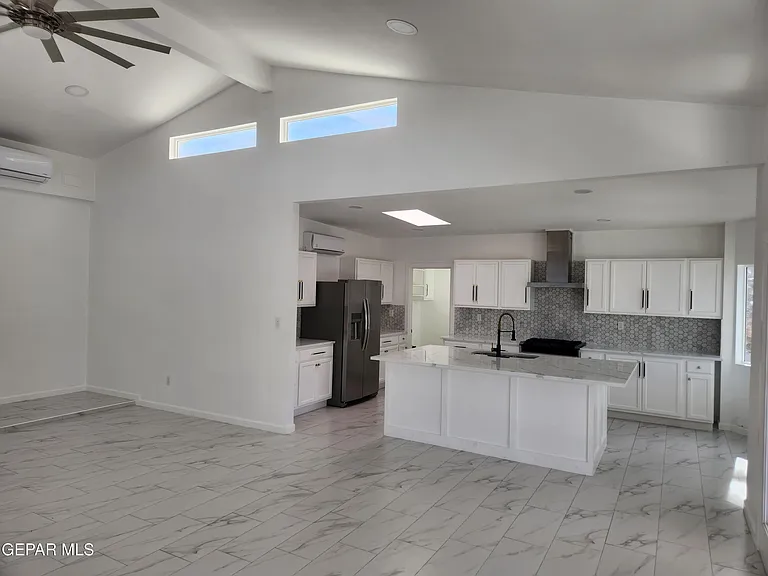 6728 Amposta Dr — Photo 5