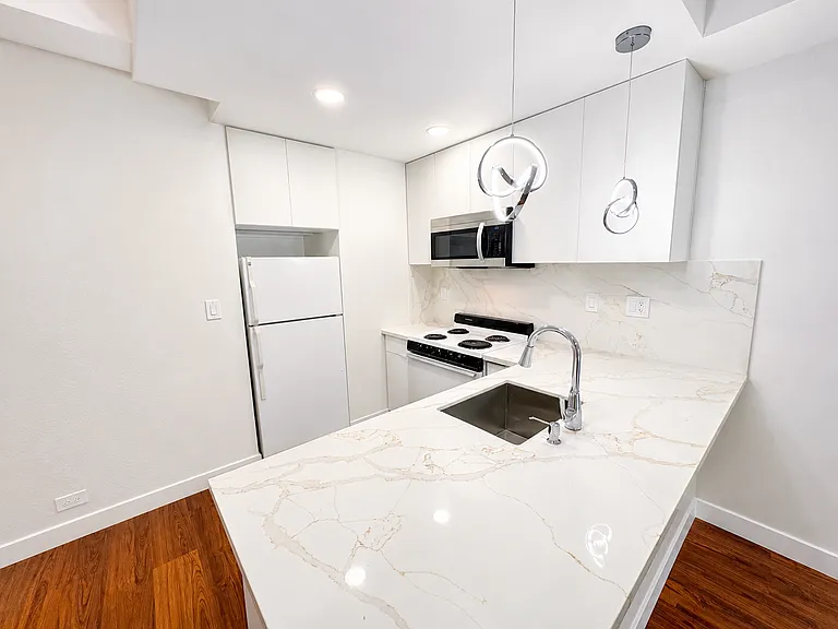 1440 Veteran Ave #225 — Photo 3