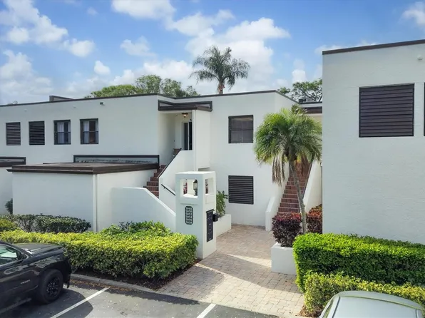 5058 Marsh Field Rd #8, Sarasota, FL 34235