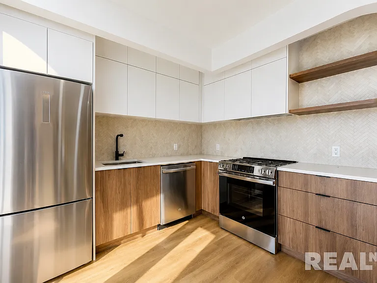 953 Dean St #927 — Photo 3