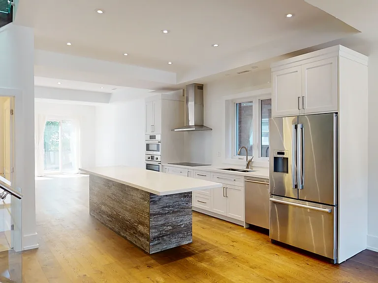 24 Kennedy Ave #UPPER — Photo 3