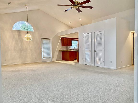 4th image of 2055 Ayershire Ln.