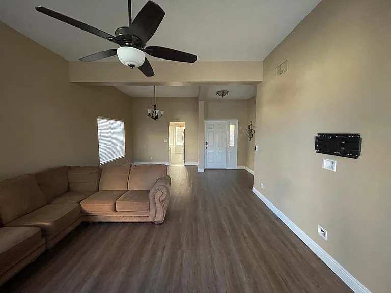 7612 Sea Cliff Way — Photo 9