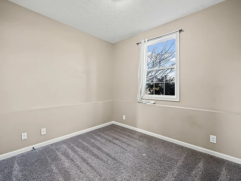 1304 Freedom Dr — Photo 23