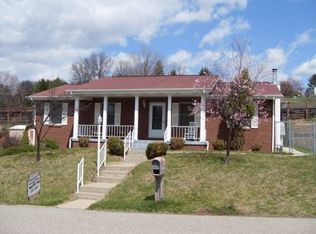 208 Pine Ct, Wheeling, WV