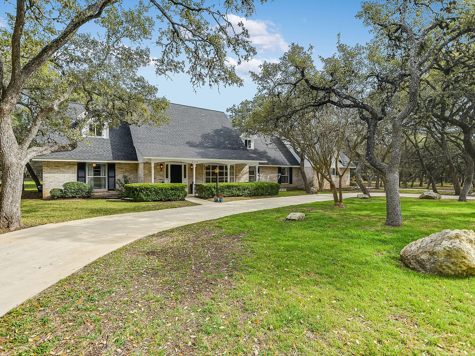 214 Village Cir, Hill Country Village, TX 78232 Zillow