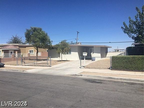 4th image of 2705 Howard Dr