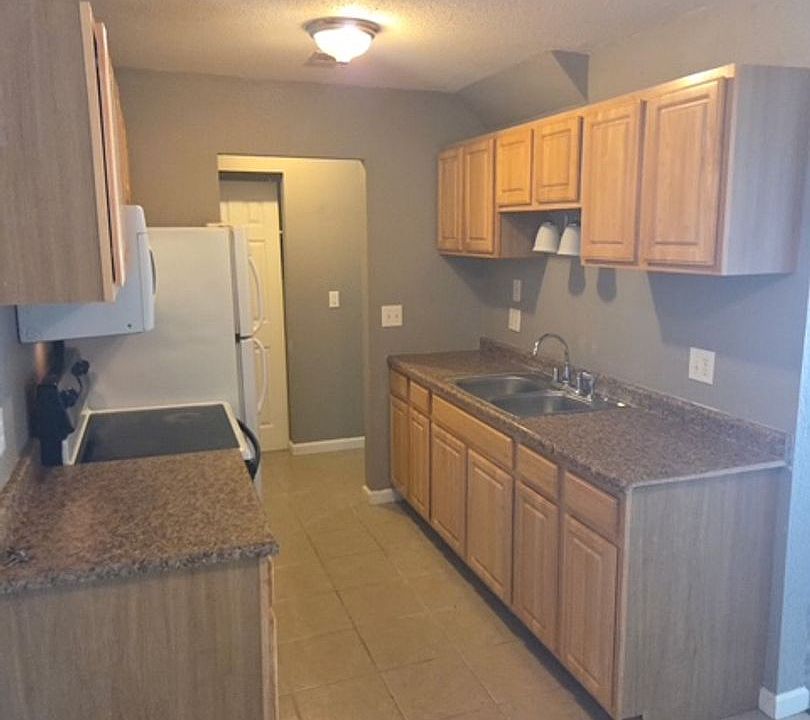 1st image of 6517 N Lexington Dr APT 105