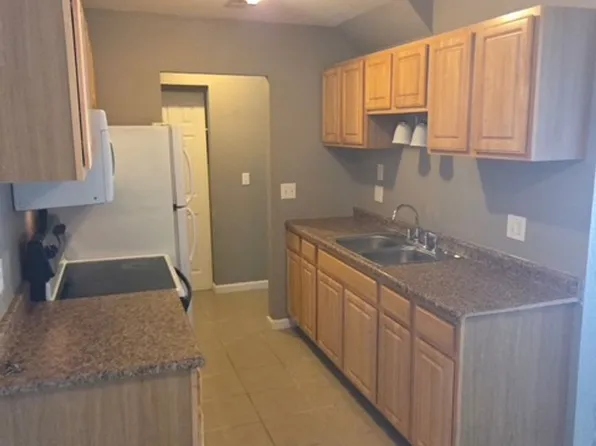Kellar Commons, 6517 N Lexington Dr APT 105, Peoria, IL 61614