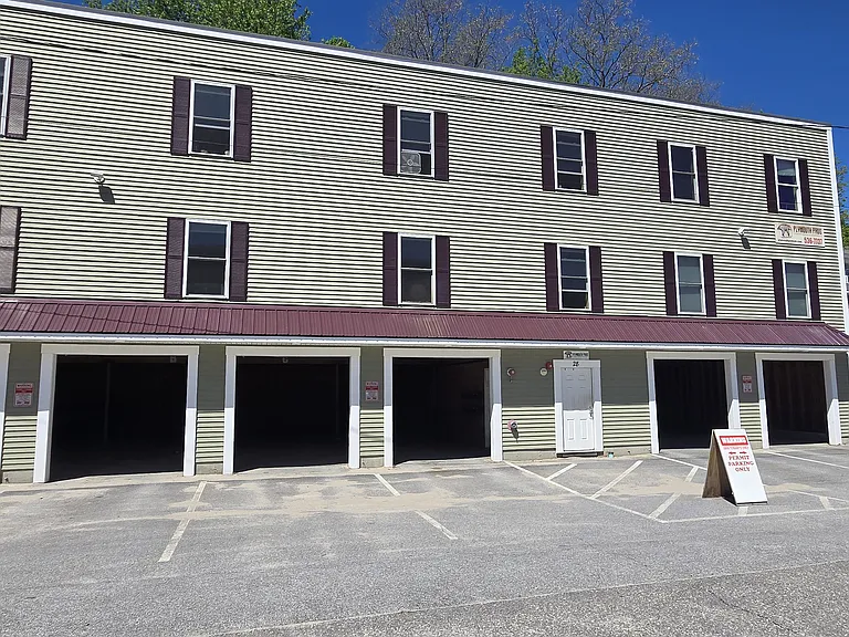 29 Railroad Sq — Photo 3
