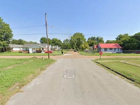 3rd image of 827 Ohio