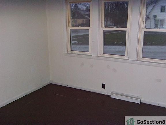 5th image of 2000 Lincoln Ave