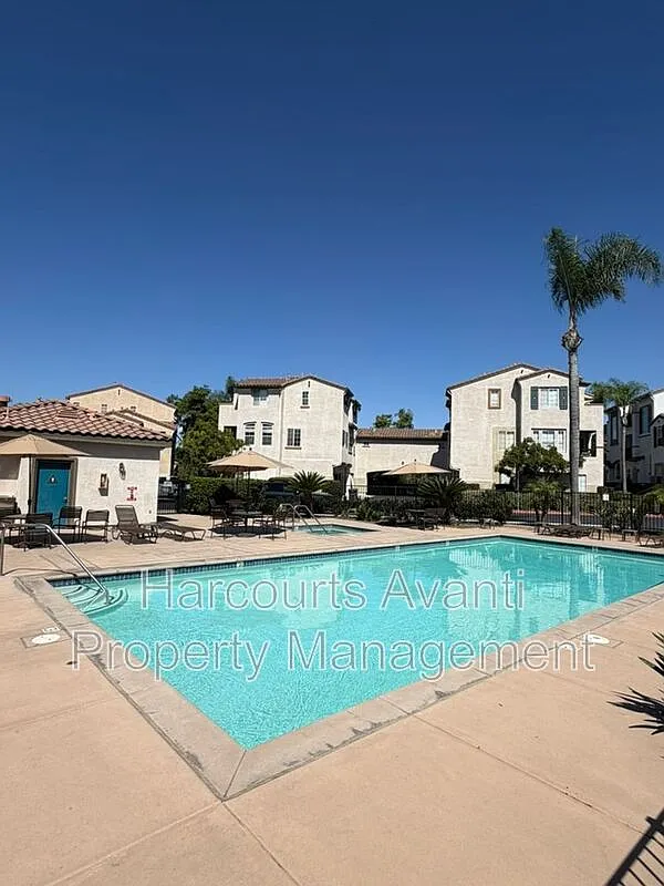 3 bed, 3.0 bath, 1292 sqft, $3,850 — Photo 3