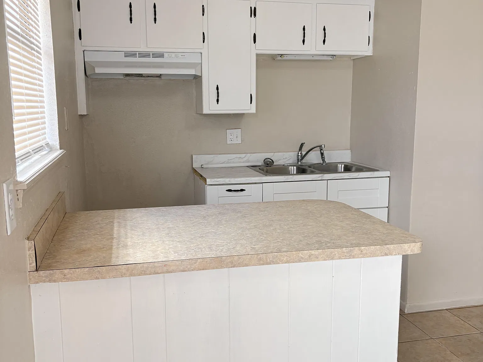 532 N Burk St - # D — Photo 3