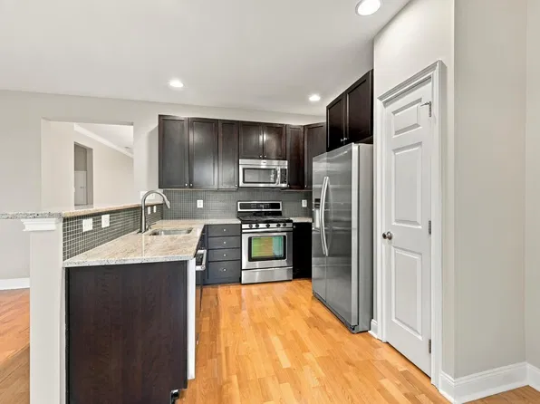 413 Regatta Dr, Philadelphia, PA 19146