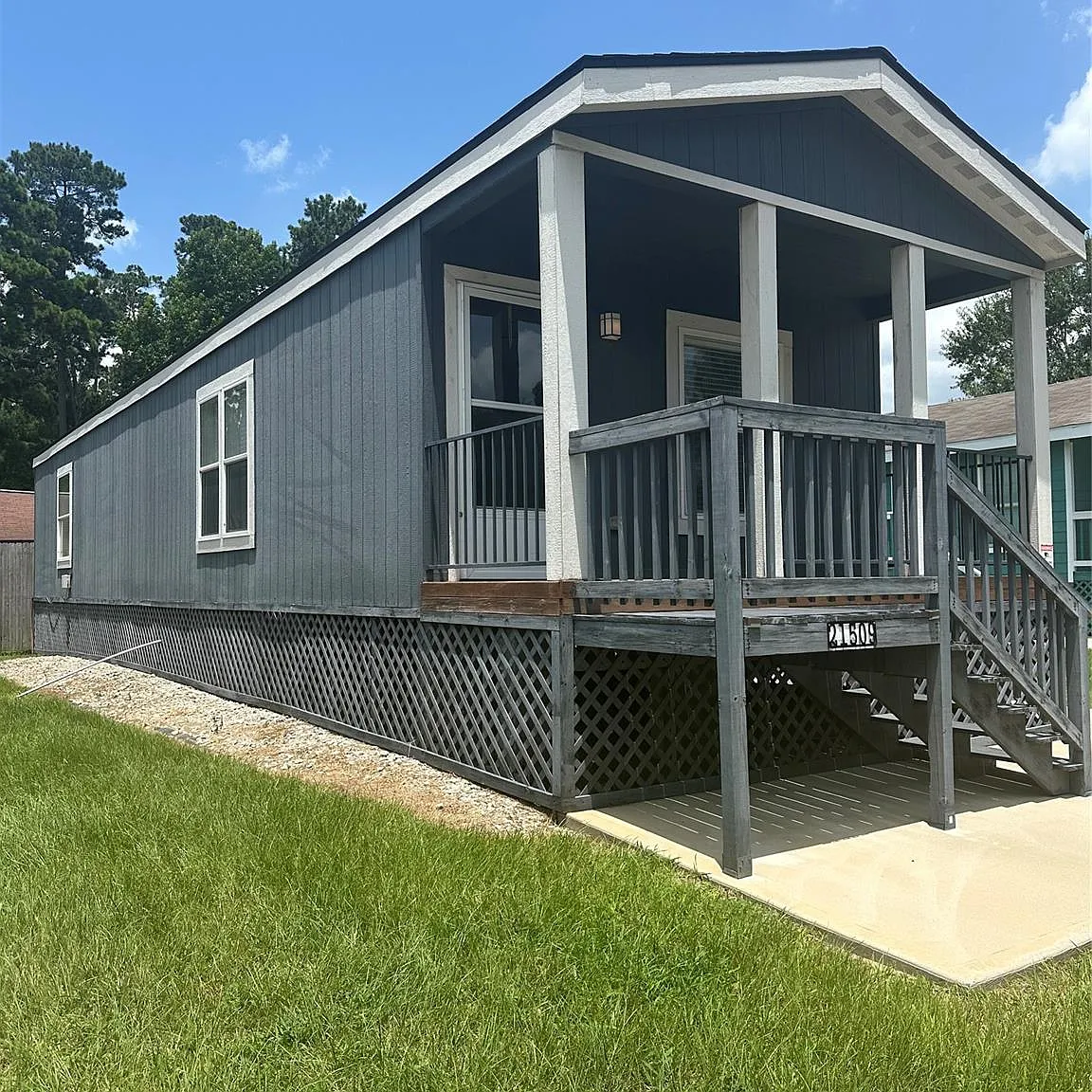 2 bed, 2.0 bath, 953 sqft, $1,275 — Photo 2