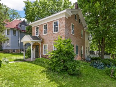 214 2nd St SE, Mount Vernon, IA, 52314