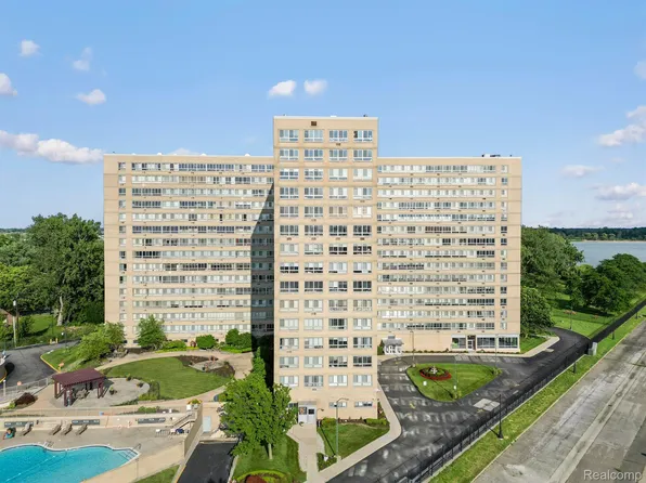 8900 E Jefferson Ave APT 520, Detroit, MI 48214