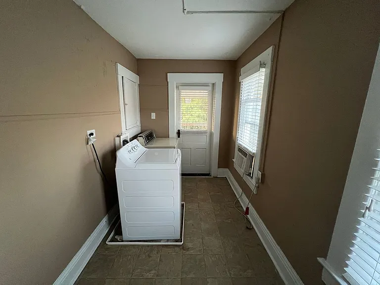 2831 Westminster Ct — Photo 11