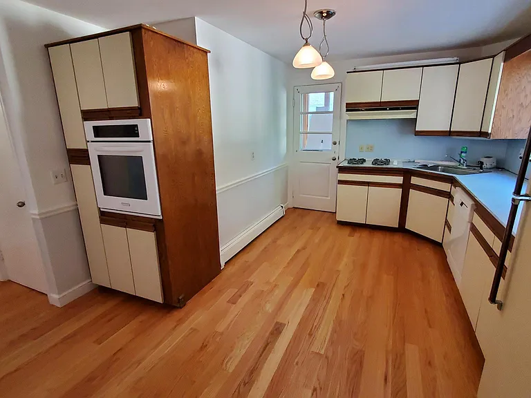 534 Washington St #1 — Photo 3